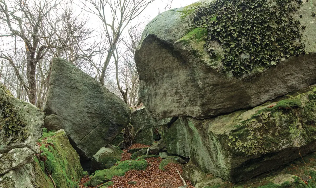 Toe to Toe on the Soul Zone boulder