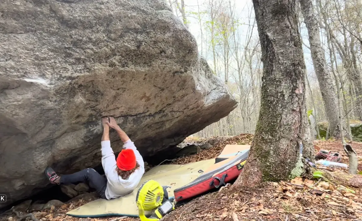 Porcupine Pocket on the Pog boulder