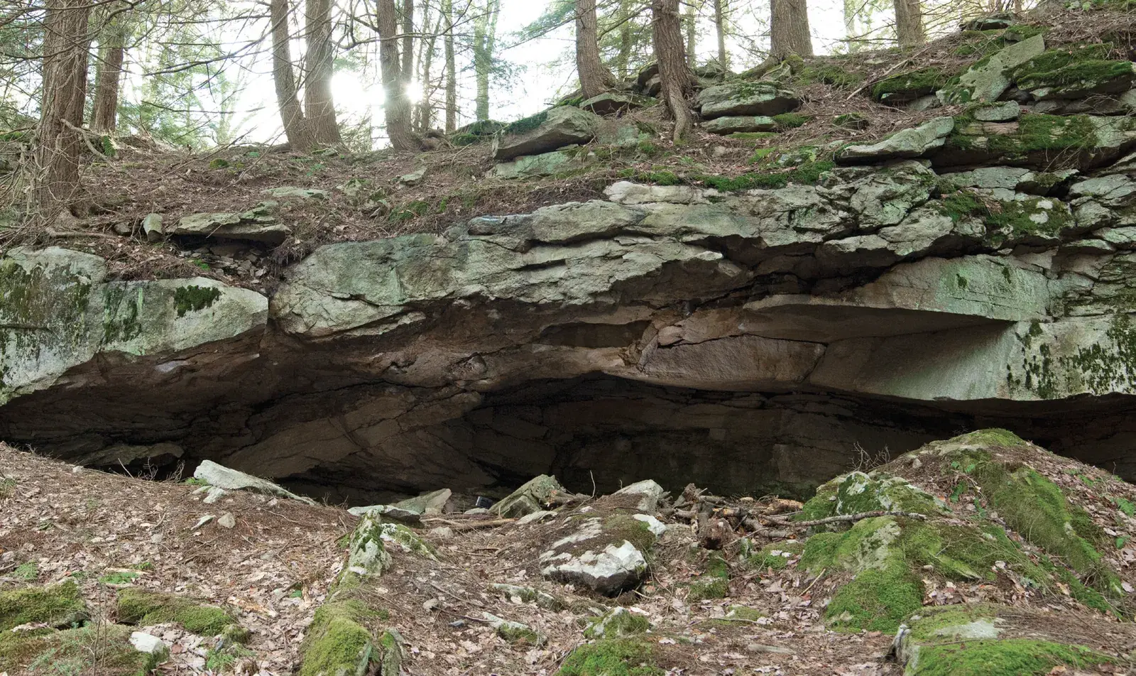Ouija, the main line of Hungry Ghost, on the Spirit Cave boulder